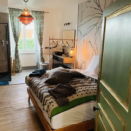 Chateau De Etienne Frühstückspension Saint-Gerand-le-Puy